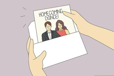 How to Dress Appropriately for a School Dance