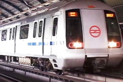Woman jumps before Delhi Metro train, dies