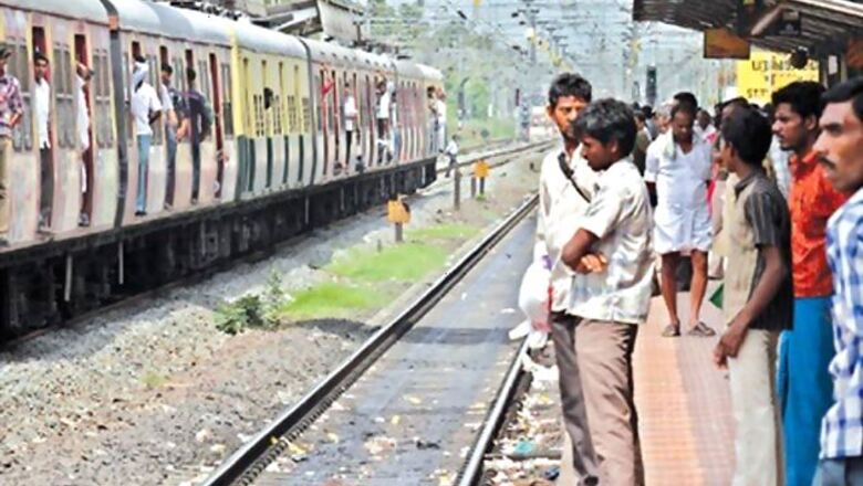 Chennai: Snag leaves train commuters stranded