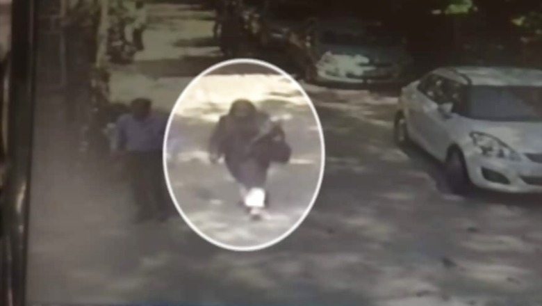 Burqa-clad Woman Caught on CCTV in Delhi's Lajpat Nagar Honeypreet?
