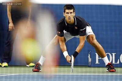 Djokovic vies to hold off Federer for No. 1