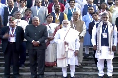 How Modi, Who First Visited Bengal at 17, Is Trying to Connect With the State Before Polls