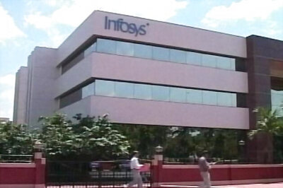 Infosys set to hire 30,000 in 2011