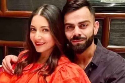 Anushka Sharma, Virat Kohli Walk Hand-In-Hand As They Reach Bengaluru Ahead of World Cup Match