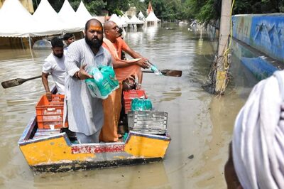 Powerlifter-turned-shooter Gaurav Sharma Distributes Food Items to Flood-affected People in Delhi