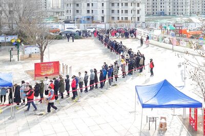 Two Hospitals in China's Xi'an Closed Over Lockdown Failures, Asked to 'Rectify' Mistakes