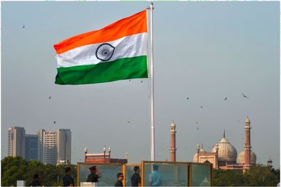 Reduced Guest List, Police in PPE Kits: 74th I-Day Event to be Sombre Affair Amid Covid-19 Pandemic