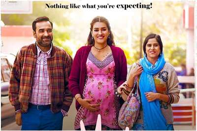 Mimi Trailer Release: Kriti Sanon, Pankaj Tripathi Back in Small Town Story of Surrogacy Gone Wrong
