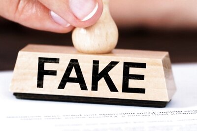 Viral WhatsApp Post Claims Govt Offering Work-from-home Jobs is Fake, Clarifies PIB