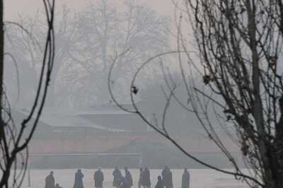 Amid Some Respite from Biting Chill, Coldwave Conditions Continue in Kashmir