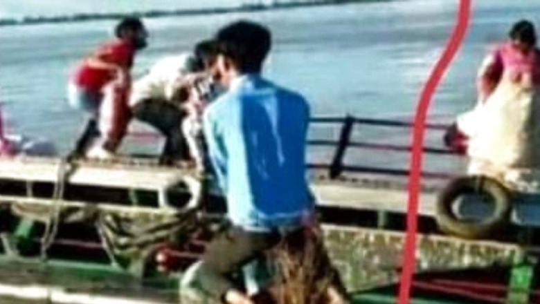 16-year-old Boy Saves Drowning Mother, His Schoolmates After Boat Capsizes, Hailed as ‘Hero