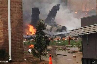 US: Jet crashes into apartment complex, 9 injured