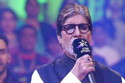 Amitabh Bachchan 'nostalgic' while playing football with kids