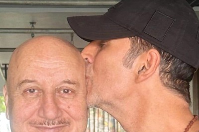 Akshay Kumar Spends Sunday Morning With Anupam Kher, Special 26 Reunion Ends With Hugs and a Kiss