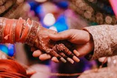 Transgender Mother Performs Her Daughter's Kanyadaan In This Unique Indian Wedding