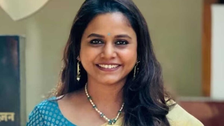 'Nobody Looked For Remote': Hemangi Kavi On Watching Titanic, Dayavan With Parents