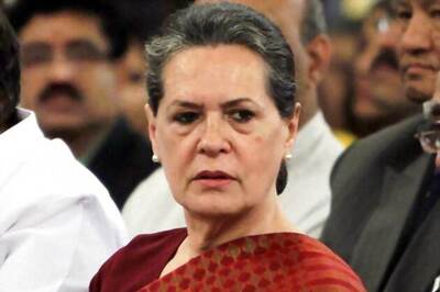 Sonia asks Telangana leaders to exercise restraint