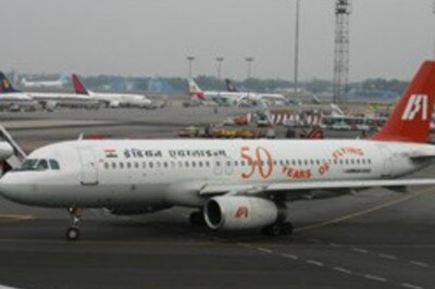 IA flight returns due to engine snag