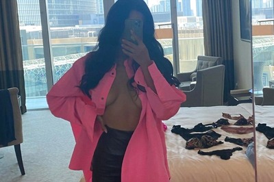 Esha Gupta Stuns by Going Braless, Treats Fans to Steamy Mirror Selfie from Shoot Day; See Pic