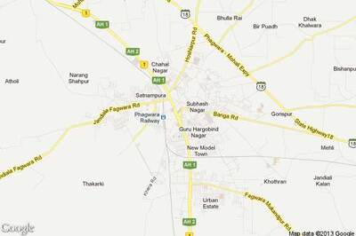 Robbery attack victim's family protest against police