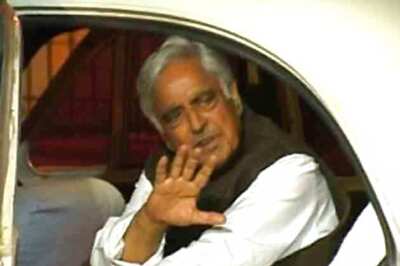 Indo-Pak dialogue must focus on Kashmir: Mufti