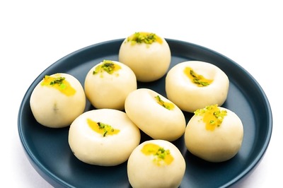 Satisfy Your Sweet Tooth This Festive Season With Healthy Bengali Sandesh Recipe