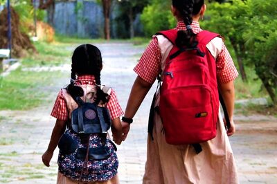 AAP Goes on 24-hr Hunger Strike in Bengaluru Against Closure of Govt Schools