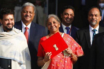 FM Rejects Opposition Charge of 'Selling Family Silver'; Says Govt Wants Some PSUs to Do Well