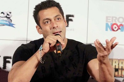 Dressed in black and white shirt, Salman Khan breaks down during hit & run case verdict