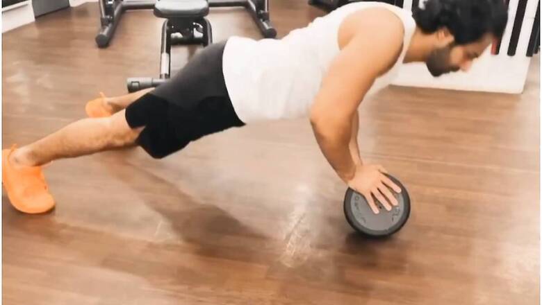 Varun Dhawan Reveals Shoulder Injury From Street Dancer Shoot Has Finally Healed, Posts Push-up Video