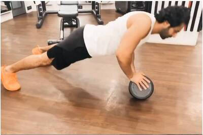 Varun Dhawan Reveals Shoulder Injury From Street Dancer Shoot Has Finally Healed, Posts Push-up Video