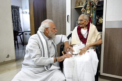 US Prez Biden, Korean Leader Yoon Offer Condolences to PM Modi after Mother Heeraben’s Death