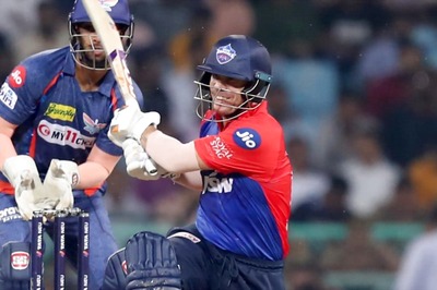 'You Were There Last Month': Sunil Gavaskar Pulls David Warner's Leg After DC Lose to LSG