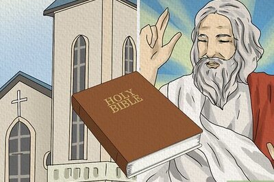 How Are Baptists Different from Christians? Beliefs, Origins & More