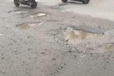 Bengaluru: Bus Mows Down Woman Rider Trying to Dodge Pothole