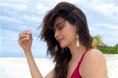 Karishma Tanna Rings in Birthday in Sunny Maldives, See Pics