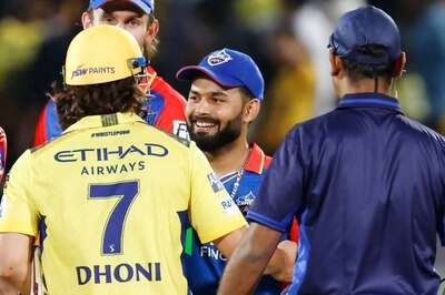 'Guru' and 'Disciple' Come Together: Rishabh Pant and MS Dhoni Embrace Following Entertaining Clash Between DC vs CSK