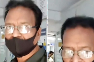 'Poore Kapde Pehenke Aao': Man Denied Entry In Bank For Wearing Shorts