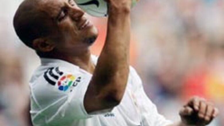 Chelsea eyeing 'Galactico' Carlos