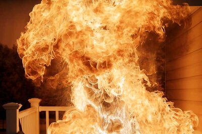 Three Charred to Death, 4 Others Suffer Burn Injuries as Van Catches Fire in UP's Hathras