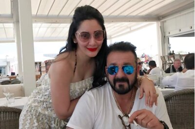 Maanayata Croons Popular Track Kya Yahi Pyaar Hai for Husband Sanjay Dutt; Watch Video