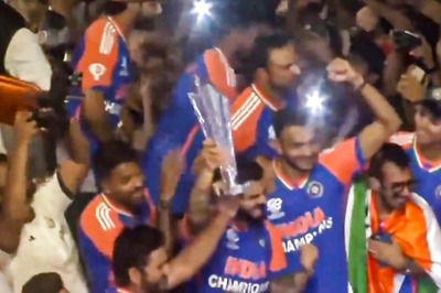 Rohit, Kohli Raise the T20 World Cup Trophy Together During Team India's Victory Parade in Mumbai: WATCH
