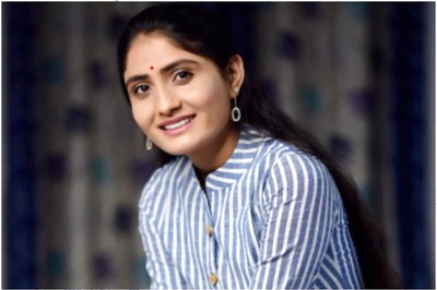 Gujarati Singer Geeta Rabari Received COVID-19 Jab at Home?; Inquiry on