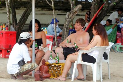 Hundreds of Tourists Stranded in Bali as Flights Axed