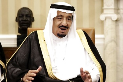 Saudi King Hosts Abu Dhabi Crown Prince Amid Yemen Offensive