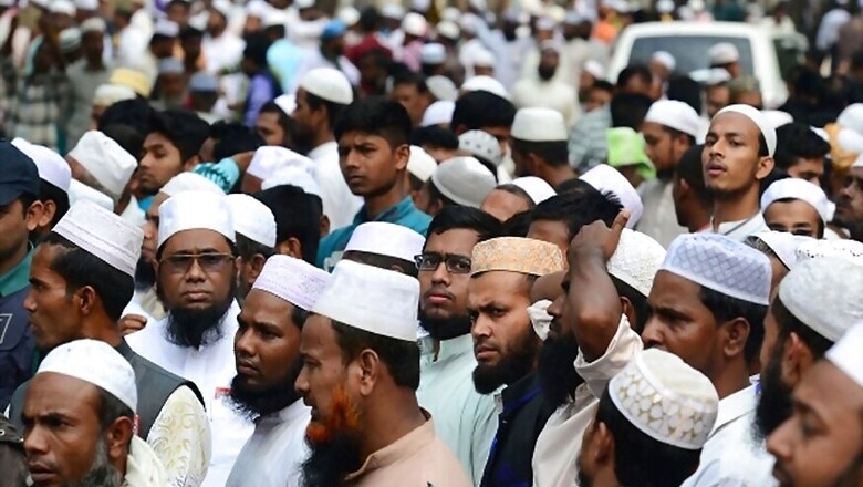 1 Lakh Bangladesh Muslim Clerics Rally Against Extremism
