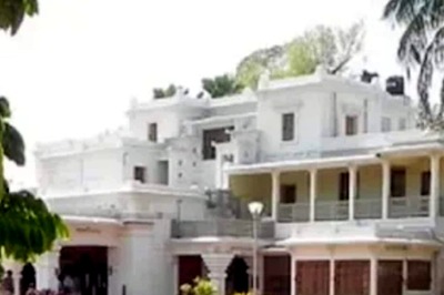 Visva Bharati University VC's Residence Gheraoed Against Expulsion of 3 Students