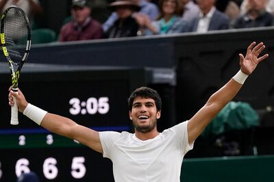 'That You, Roger?': Carlos Alcaraz Pulls Off Around-the-net Backhand During Wimbledon 2023 Clash Against Matteo Berrettini
