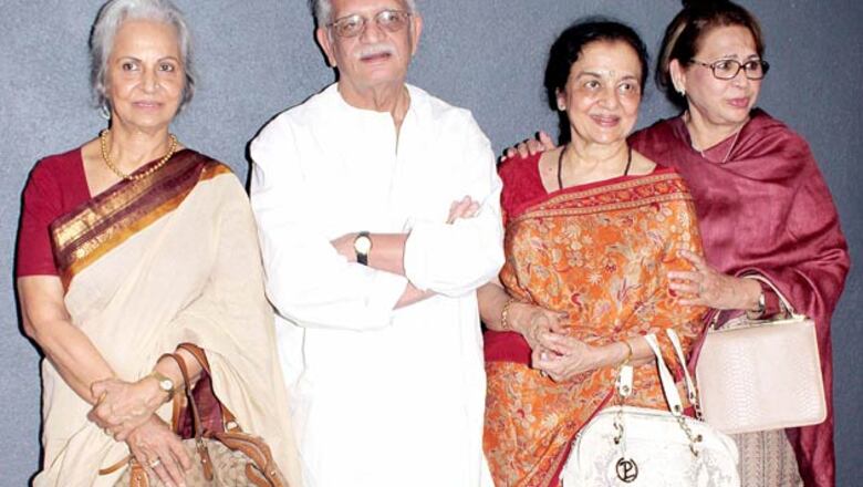 Snapshot: How often do you see Gulzar, Waheeda Rehman, Asha Parekh and Helen in one photo frame?