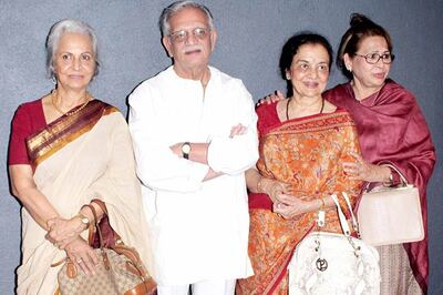 Snapshot: How often do you see Gulzar, Waheeda Rehman, Asha Parekh and Helen in one photo frame?